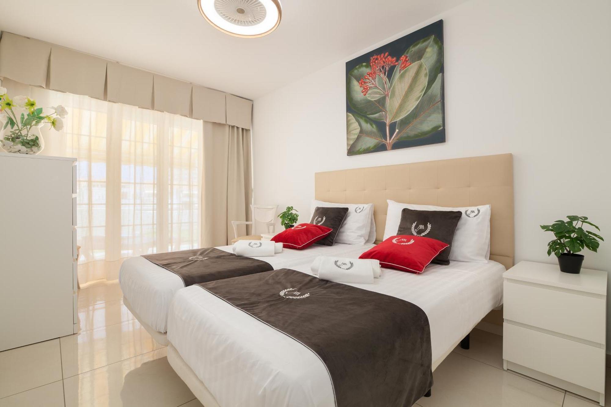 Maapartmentses Garden City Playa Fanabe Ngoại thất bức ảnh