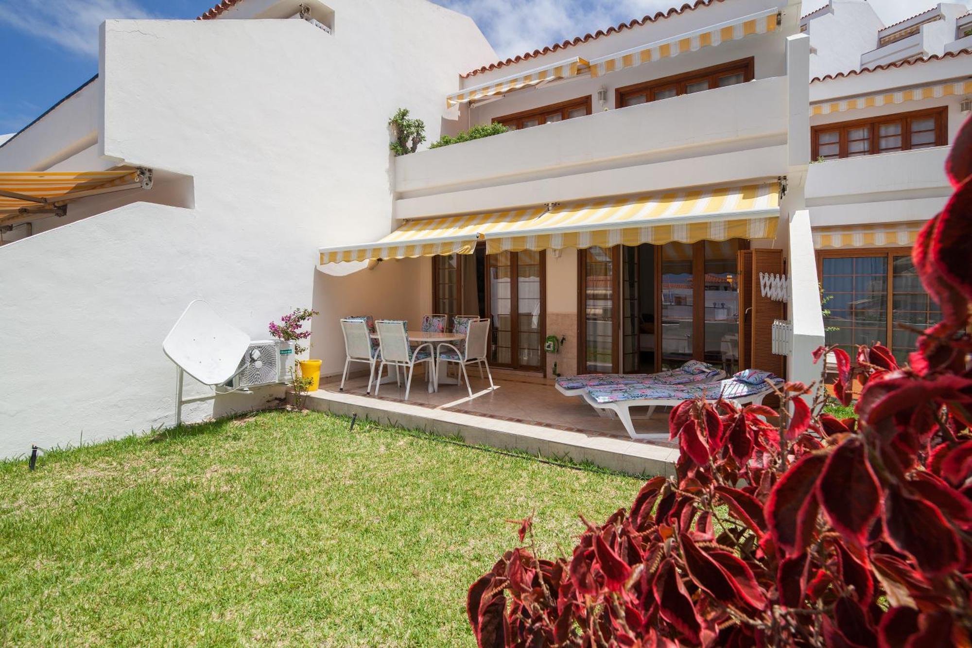 Maapartmentses Garden City Playa Fanabe Ngoại thất bức ảnh